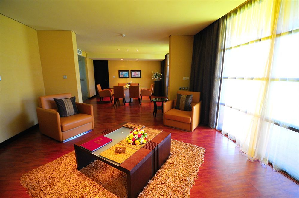 สเปเคอ รีสอร์ต มูนิออนโย Hotel Munyonyo ภายนอก รูปภาพ
