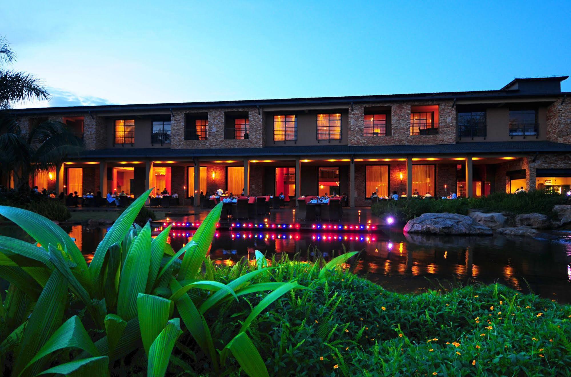 สเปเคอ รีสอร์ต มูนิออนโย Hotel Munyonyo ภายนอก รูปภาพ