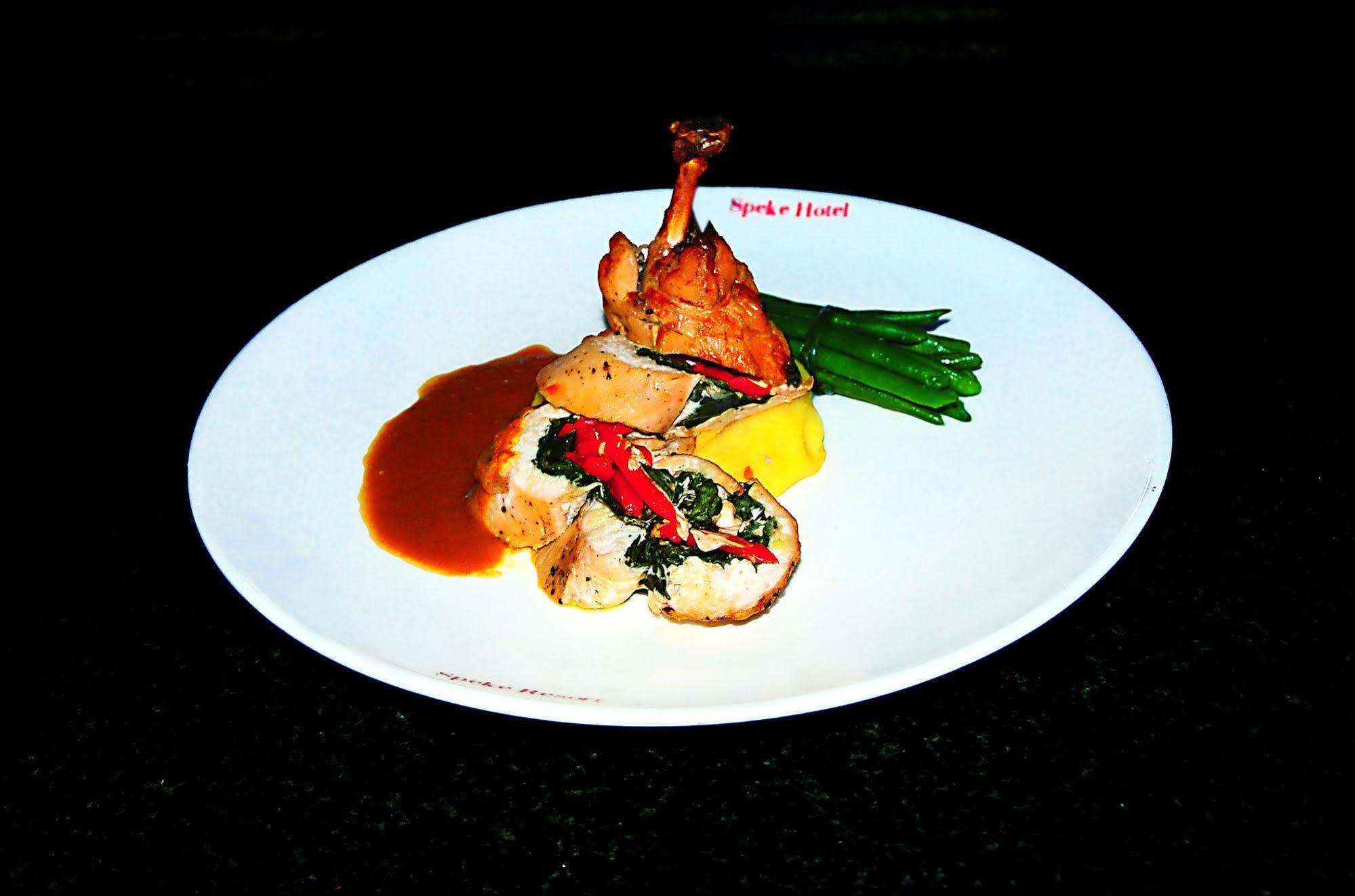 สเปเคอ รีสอร์ต มูนิออนโย Hotel Munyonyo ภายนอก รูปภาพ