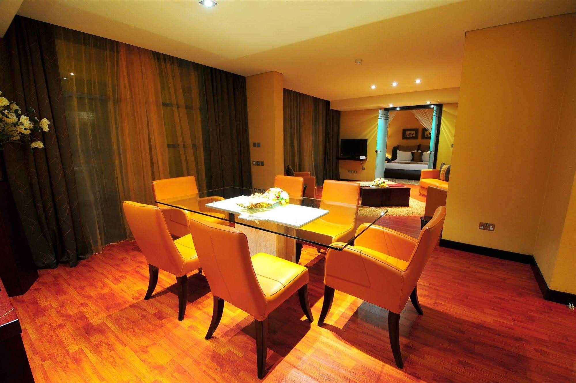 สเปเคอ รีสอร์ต มูนิออนโย Hotel Munyonyo ภายนอก รูปภาพ