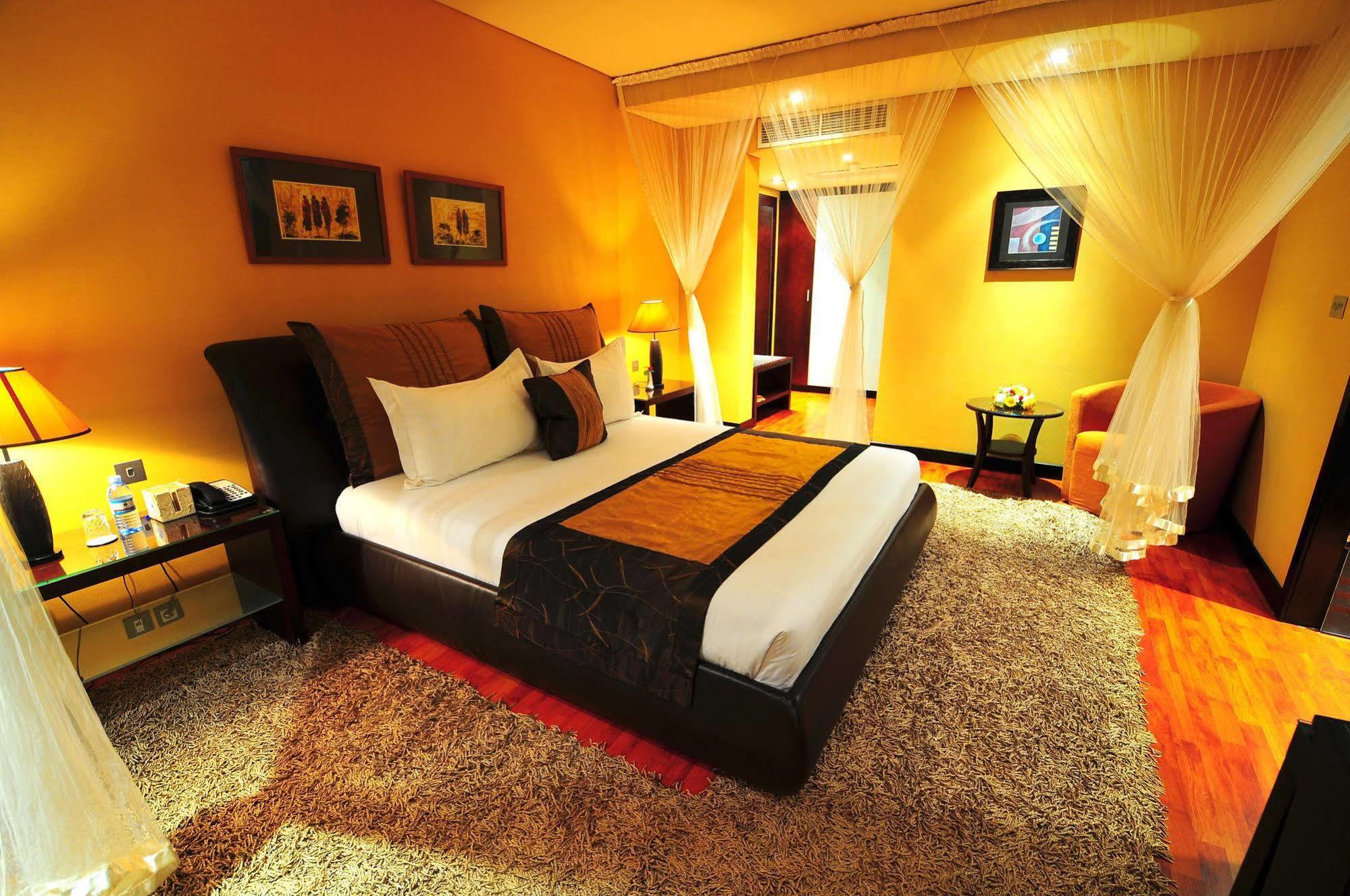 สเปเคอ รีสอร์ต มูนิออนโย Hotel Munyonyo ภายนอก รูปภาพ