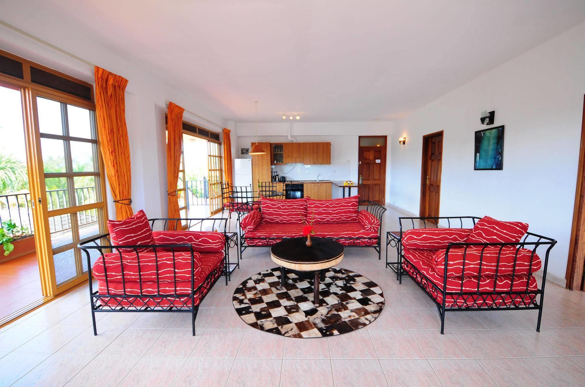 สเปเคอ รีสอร์ต มูนิออนโย Hotel Munyonyo ภายนอก รูปภาพ