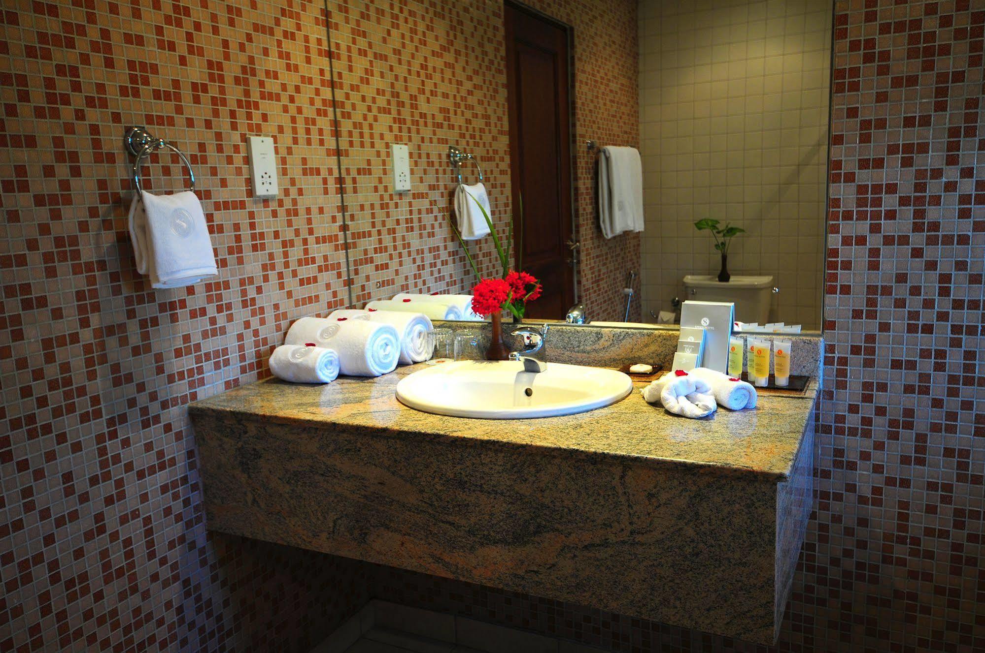 สเปเคอ รีสอร์ต มูนิออนโย Hotel Munyonyo ภายนอก รูปภาพ