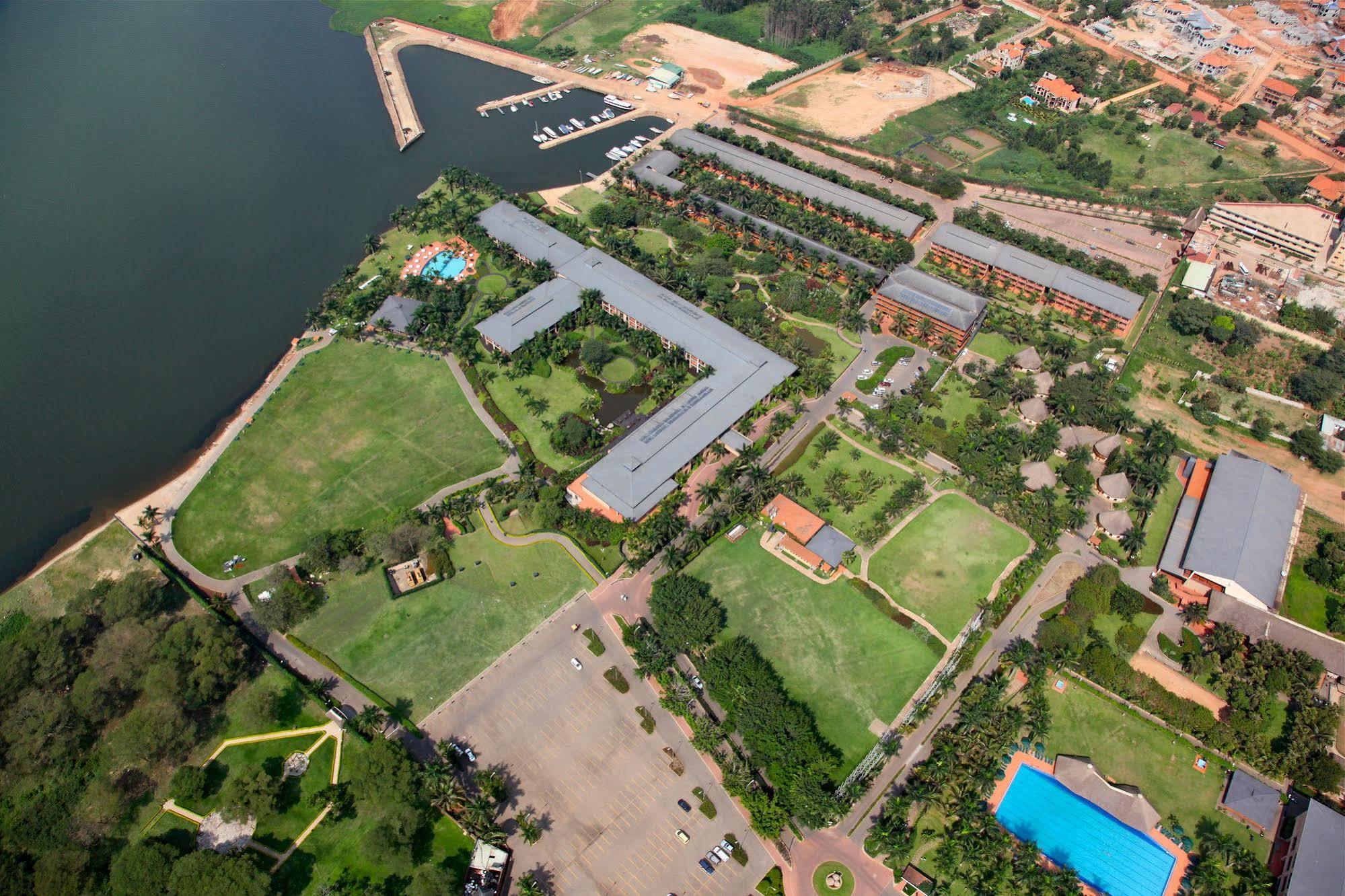 สเปเคอ รีสอร์ต มูนิออนโย Hotel Munyonyo ภายนอก รูปภาพ