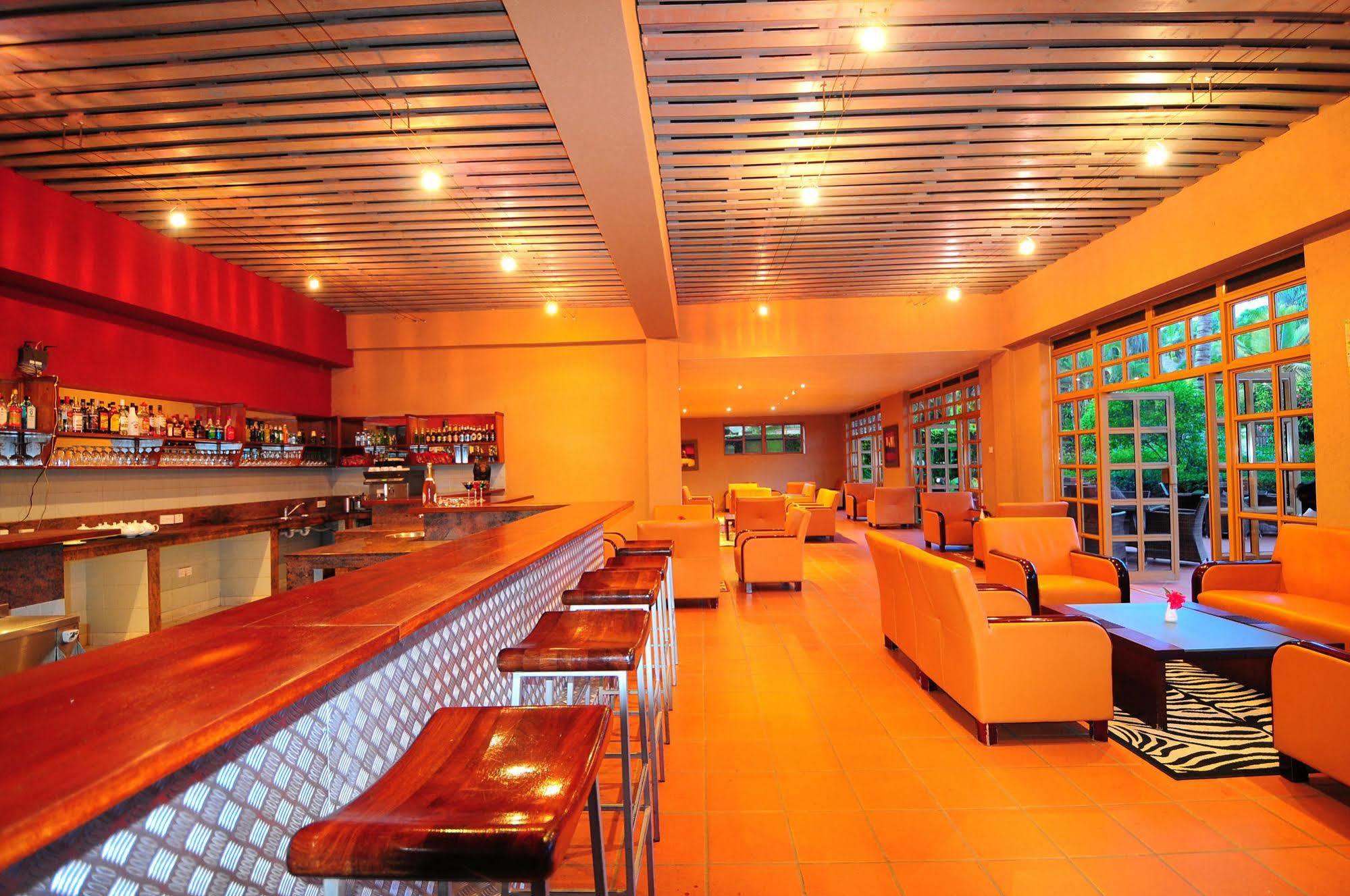 สเปเคอ รีสอร์ต มูนิออนโย Hotel Munyonyo ภายนอก รูปภาพ