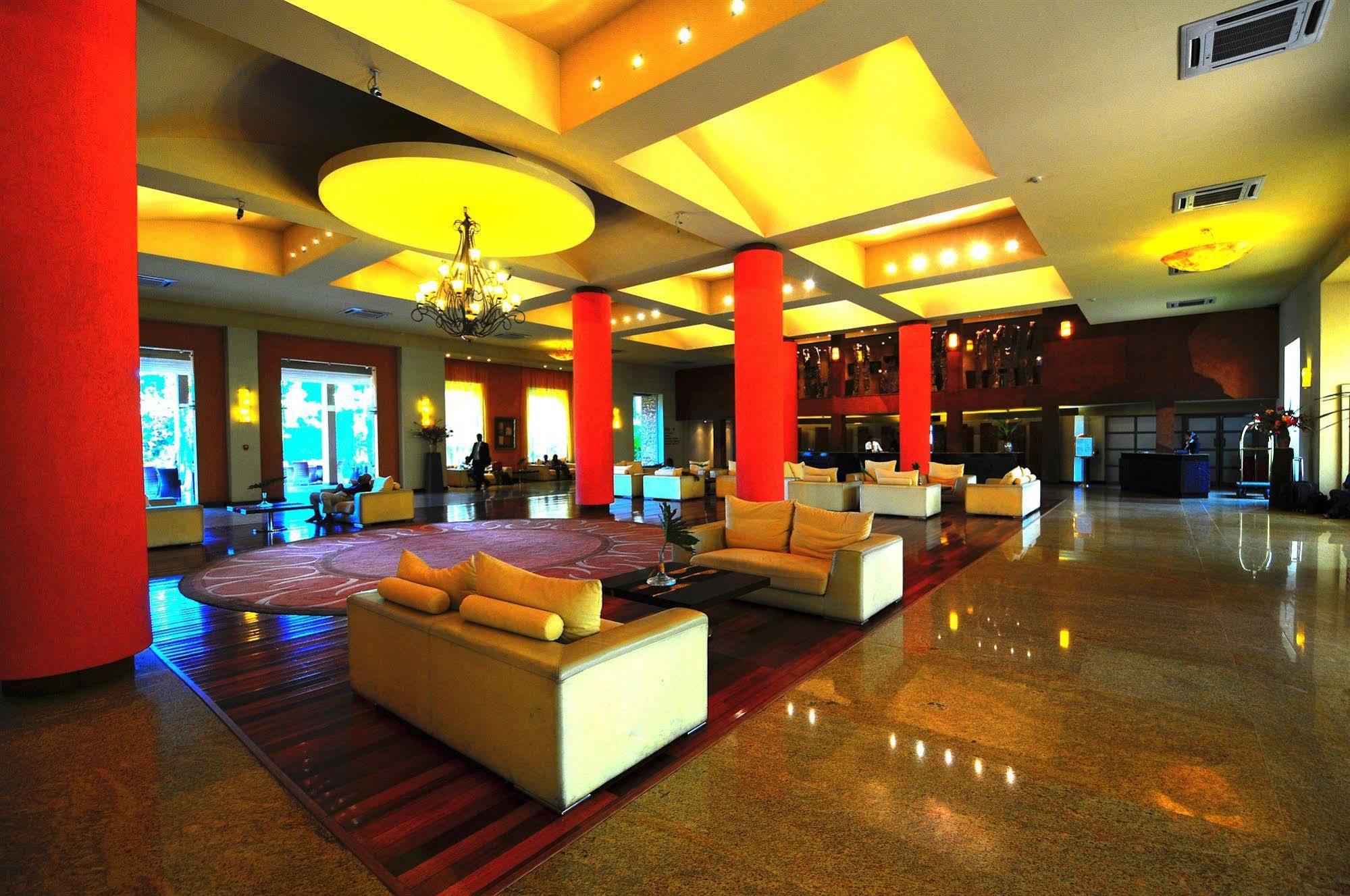 สเปเคอ รีสอร์ต มูนิออนโย Hotel Munyonyo ภายนอก รูปภาพ