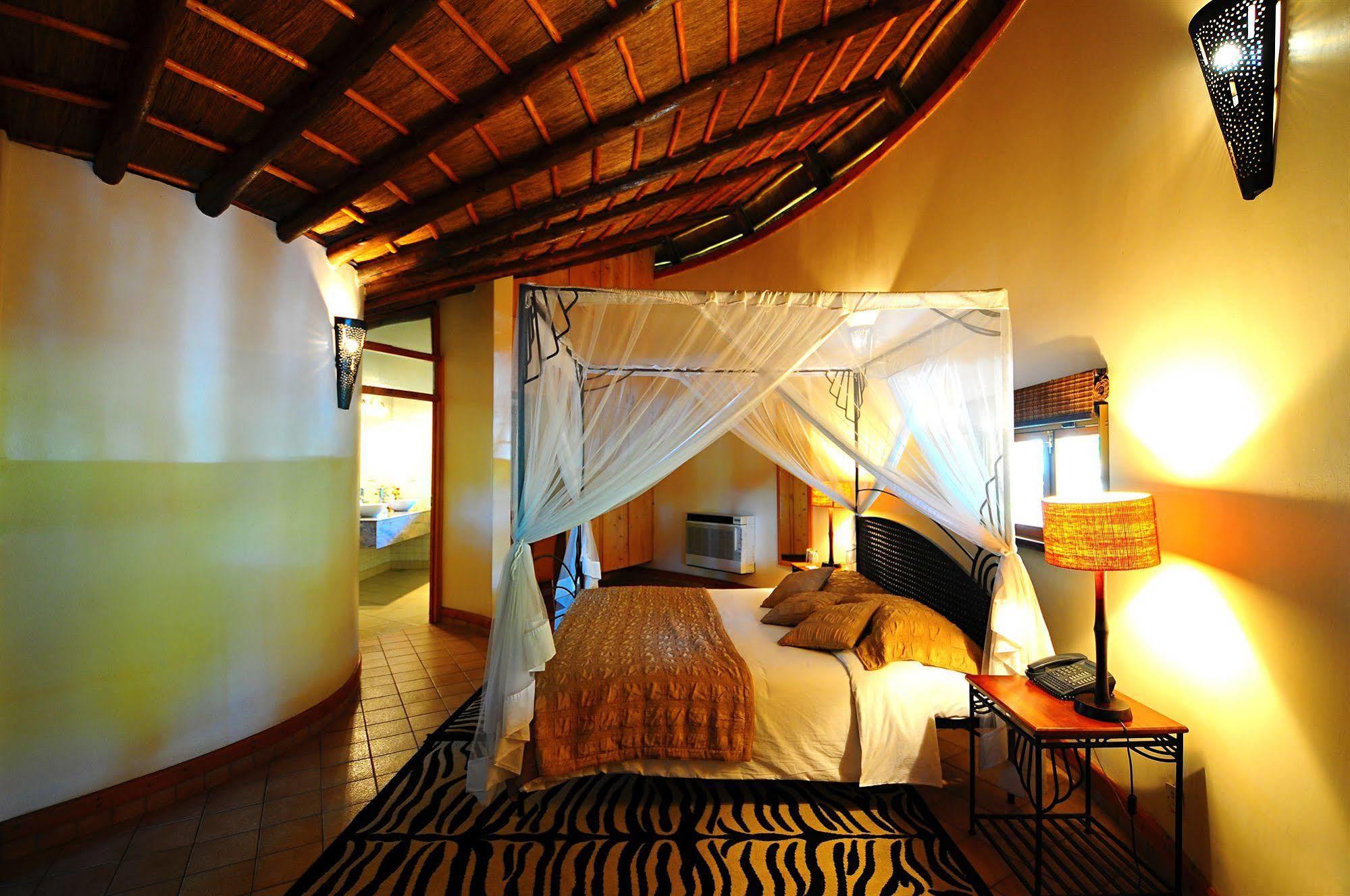 สเปเคอ รีสอร์ต มูนิออนโย Hotel Munyonyo ภายนอก รูปภาพ