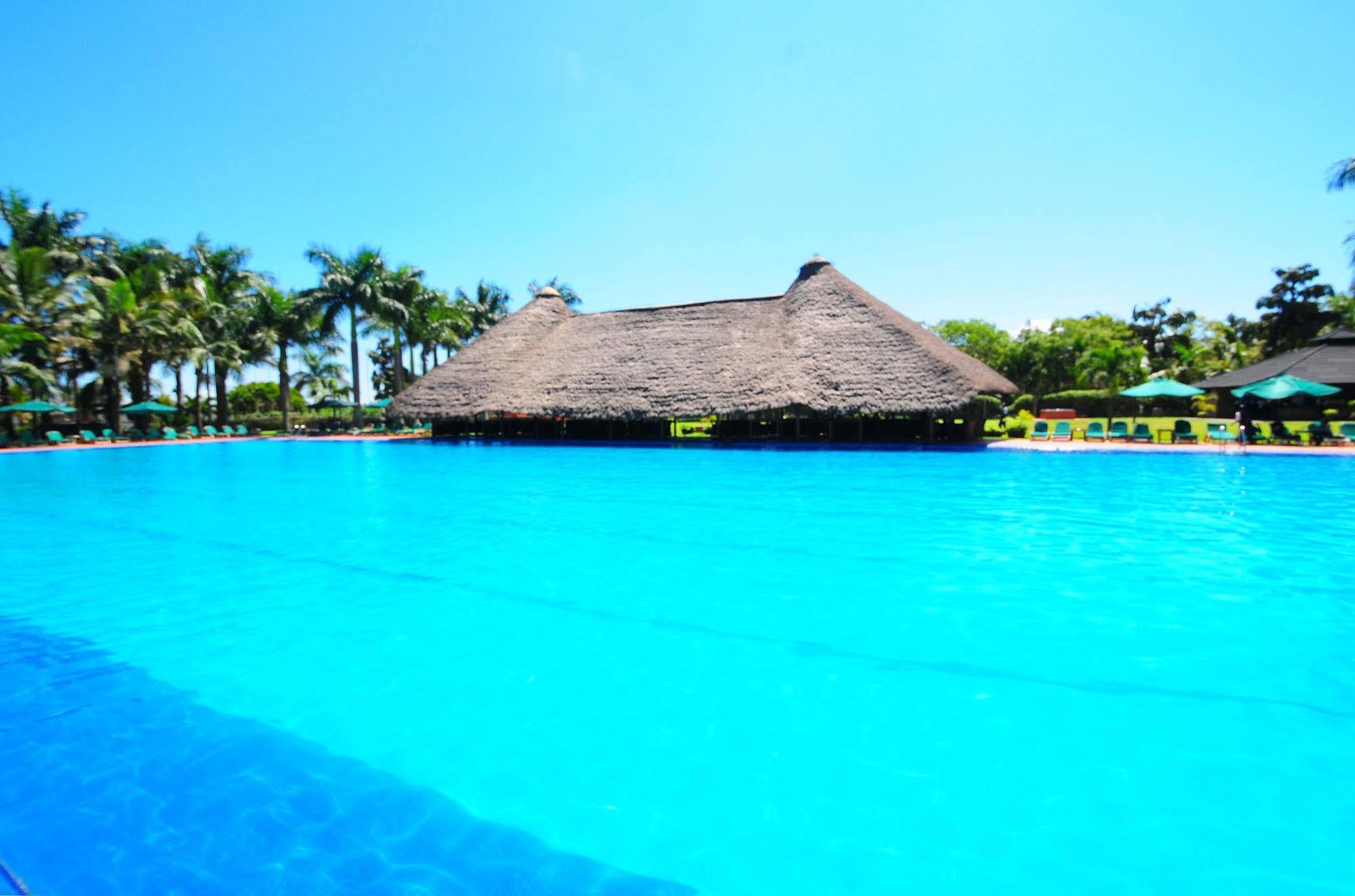 สเปเคอ รีสอร์ต มูนิออนโย Hotel Munyonyo ภายนอก รูปภาพ