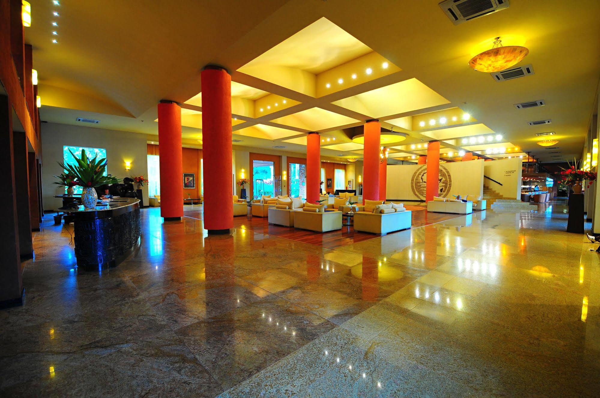 สเปเคอ รีสอร์ต มูนิออนโย Hotel Munyonyo ภายนอก รูปภาพ