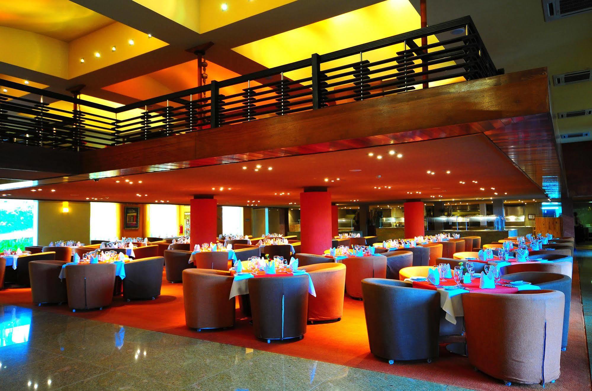 สเปเคอ รีสอร์ต มูนิออนโย Hotel Munyonyo ภายนอก รูปภาพ